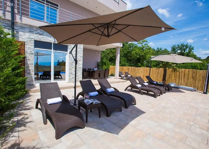 Isabella Вилла *