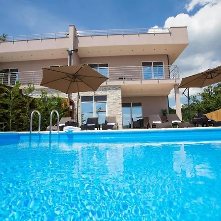 Isabella Вилла *